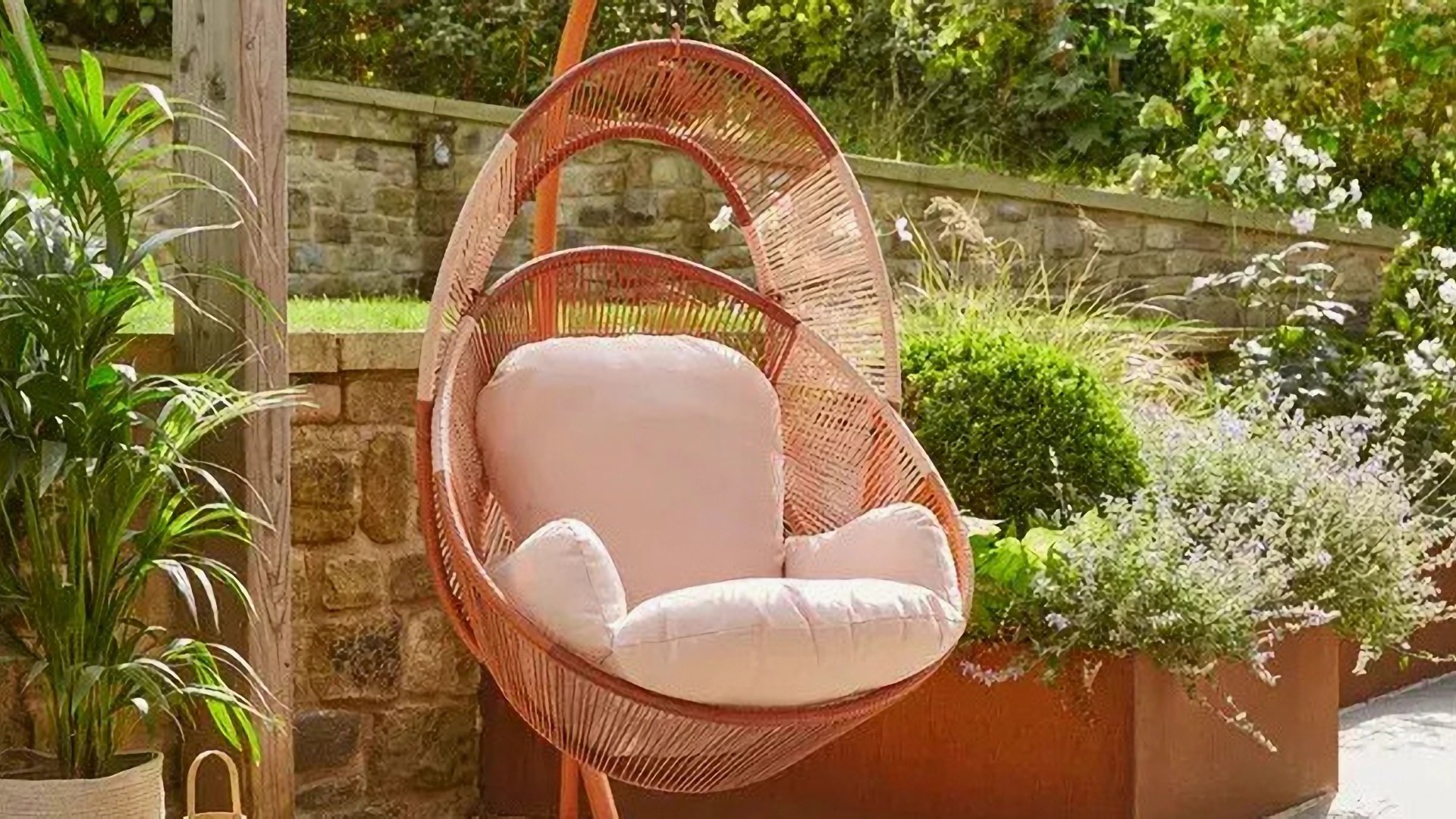 Los propietarios de jardines se están tomando una silla de