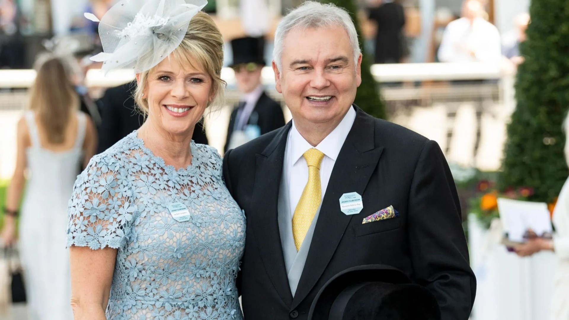 Eamonn Holmes y Ruth Langsford cortan los lazos finales después