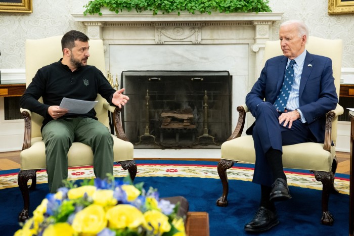 El presidente de los Estados Unidos, Joe Biden, se reúne con el presidente de Ucrania, Volodymyr Zelensky, en la Oficina Oval de la Casa Blanca en Washington, DC, el 26 de septiembre de 2024
