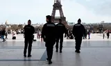 Los estudiantes franceses están preocupados por el racismo, el aumento de la violencia y su billetera vacía