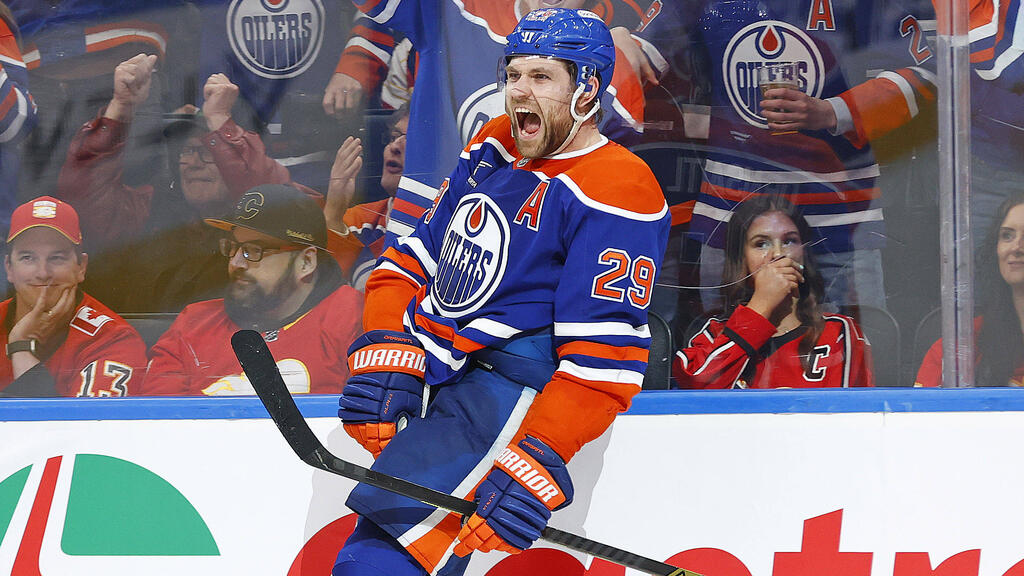 Gigante de hockey sobre hielo Draisaitl Waves Gran honor