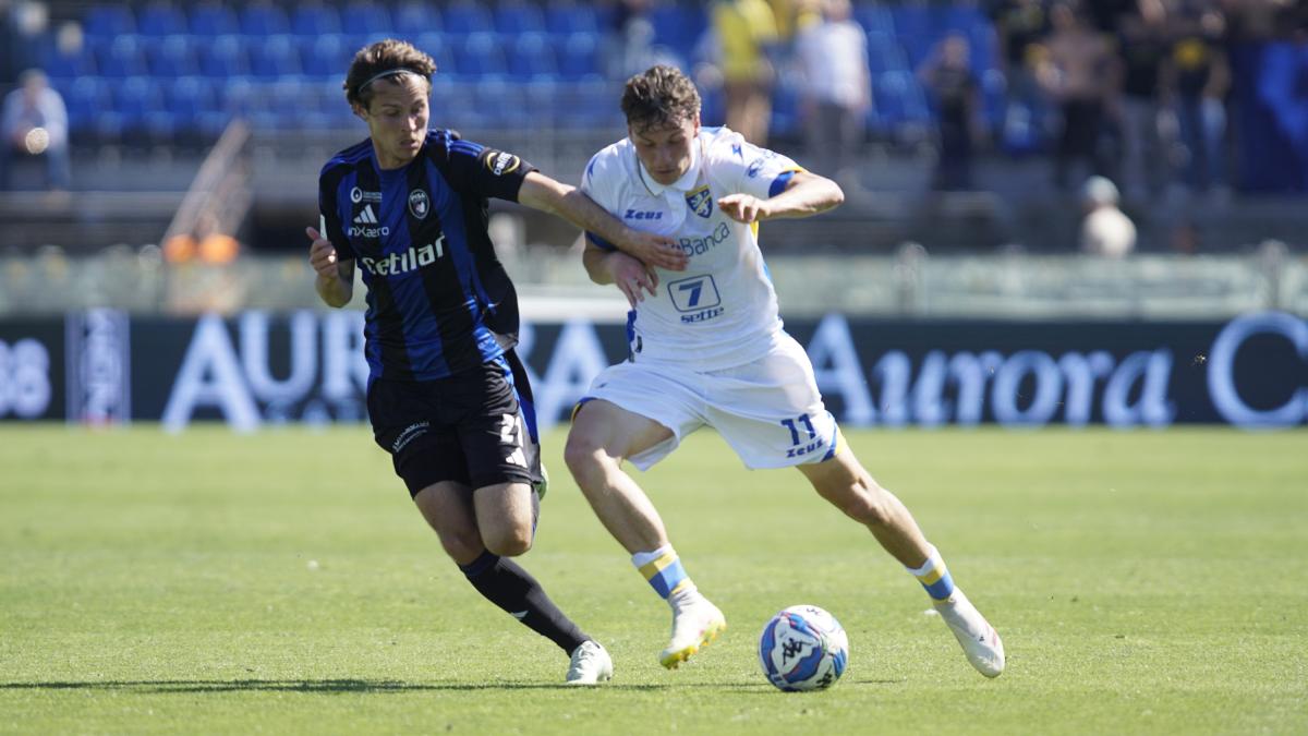 Pisa dobla Frosinone, pero el éxito de Spezia se refiere