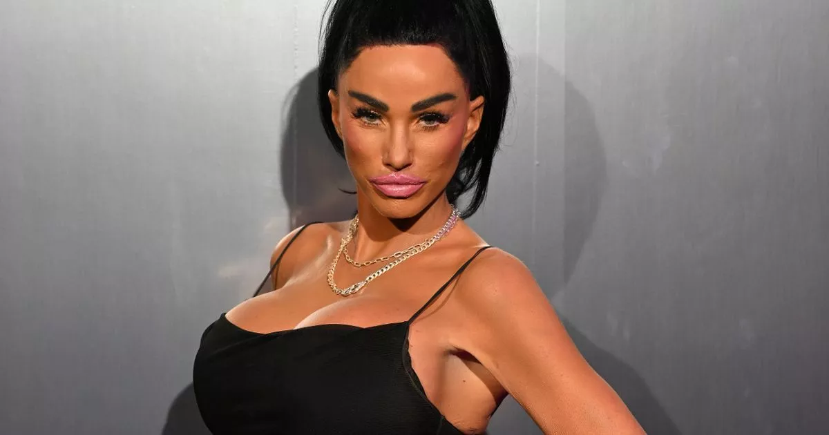 Katie Price da un golpe a Chris Hughes y JoJo