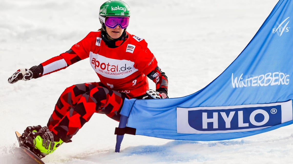 La campeona mundial de snowboard, Daniela Ulbing, termina su carrera