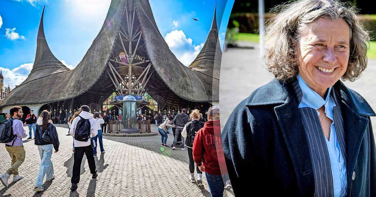 Subiendo a los solicitantes de asilo a Efteling eliminado después