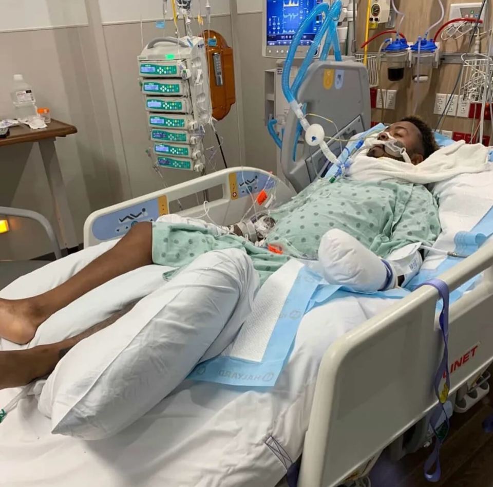Kirk Medas en una cama de hospital.