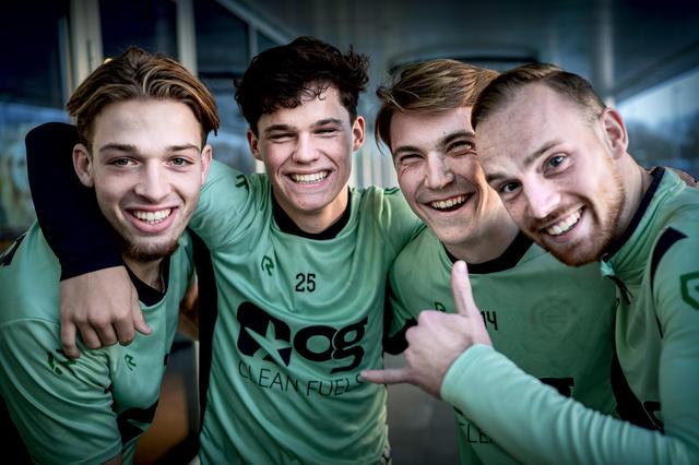 Jonkies FC Groningen Azen en un hermoso acorde final. 'Vive