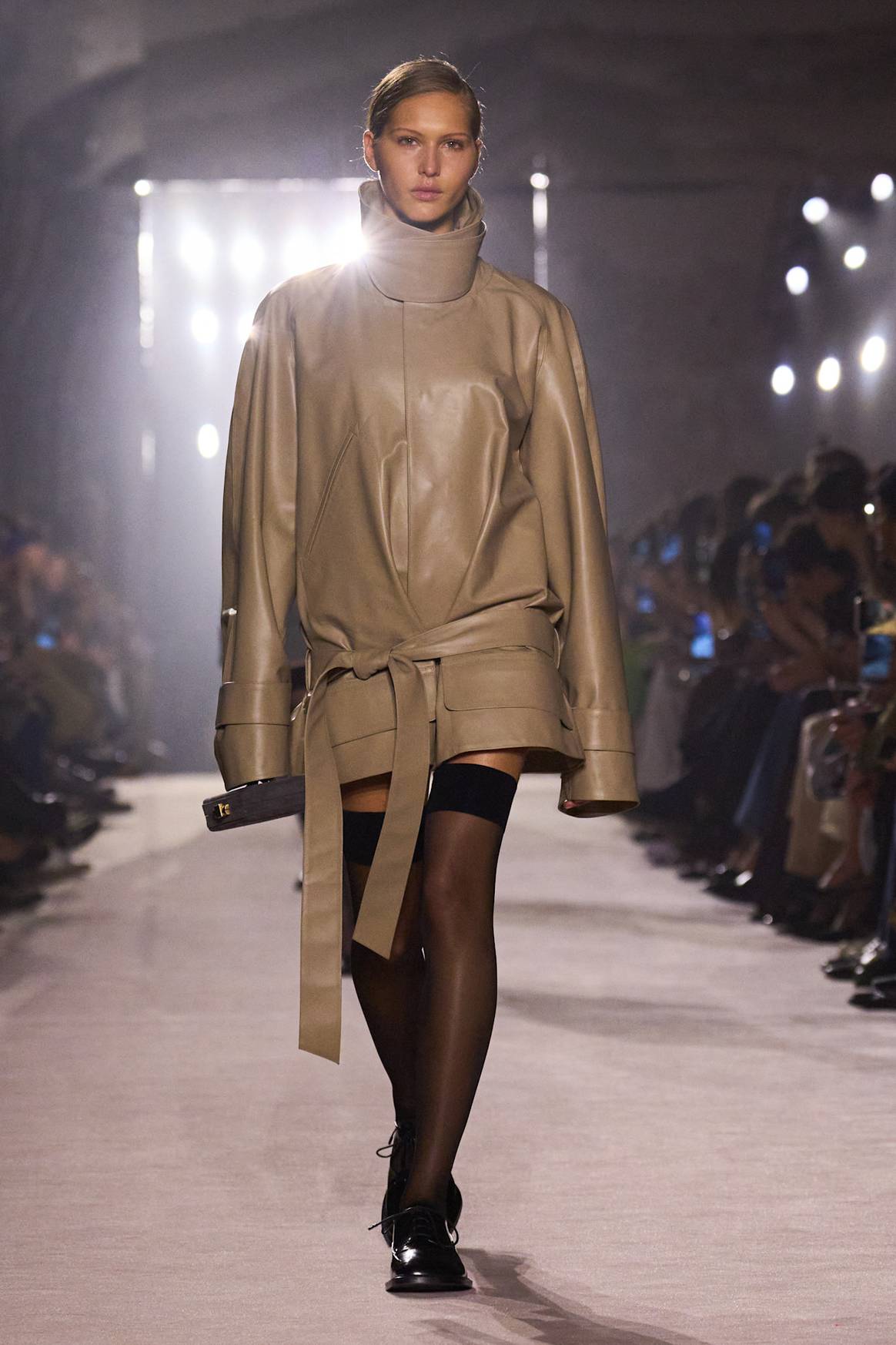 Créditos: Victoria Beckham HW25/© Launchmetrics/Spotlight Créditos: Victoria Beckham HW25/© Launchmetrics/Spotlight