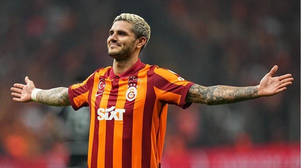 sari-kirmizililarda-sok-icardi-iddiasi-1746253377927.jpeg