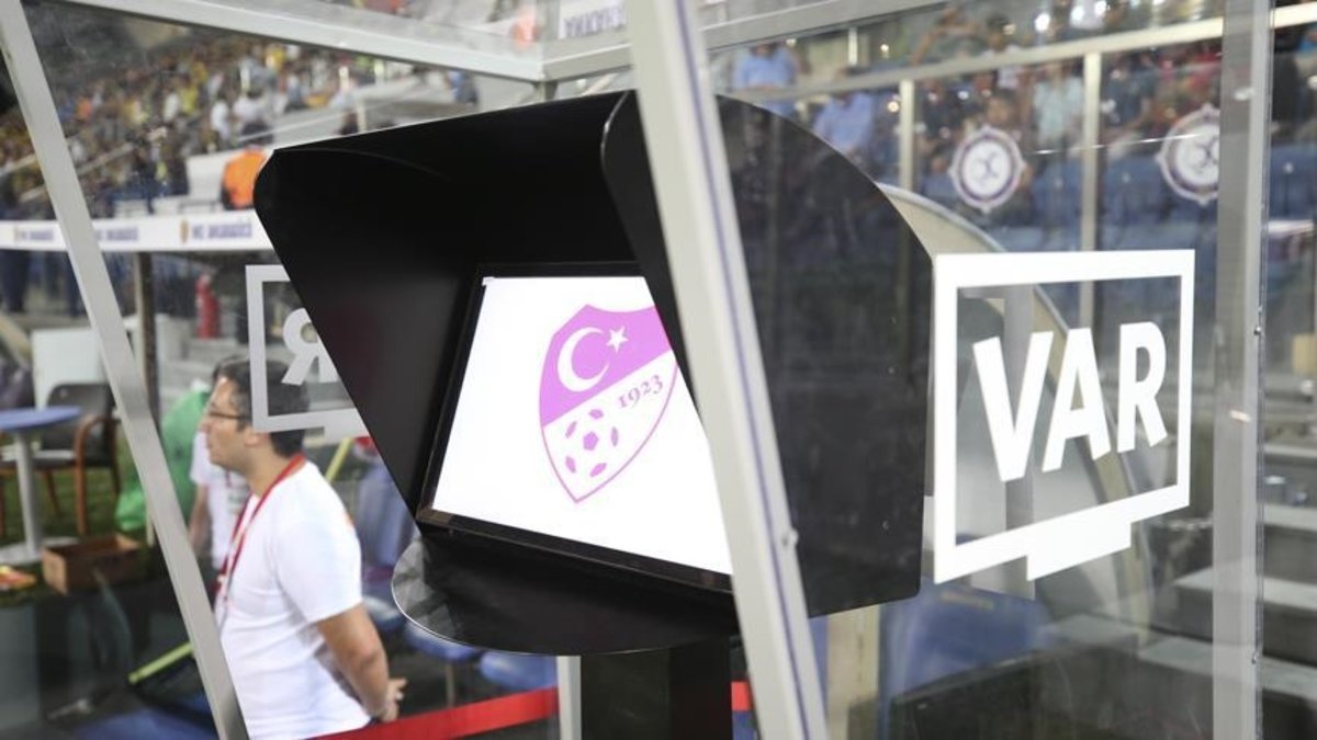 ¡Los árbitros tienen el día en la Super League anunciado!