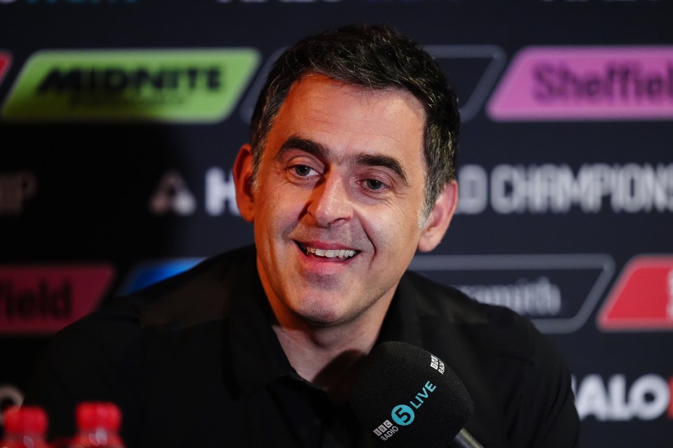 Ronnie O'Sullivan hablando con los medios de comunicación.