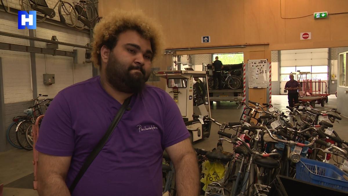 Cincuenta empleados vulnerables depósito de bicicletas en la calle después