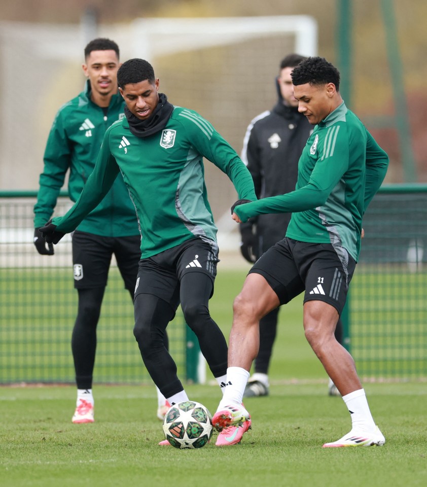 Marcus Rashford y Ollie Watkins de Aston Villa.