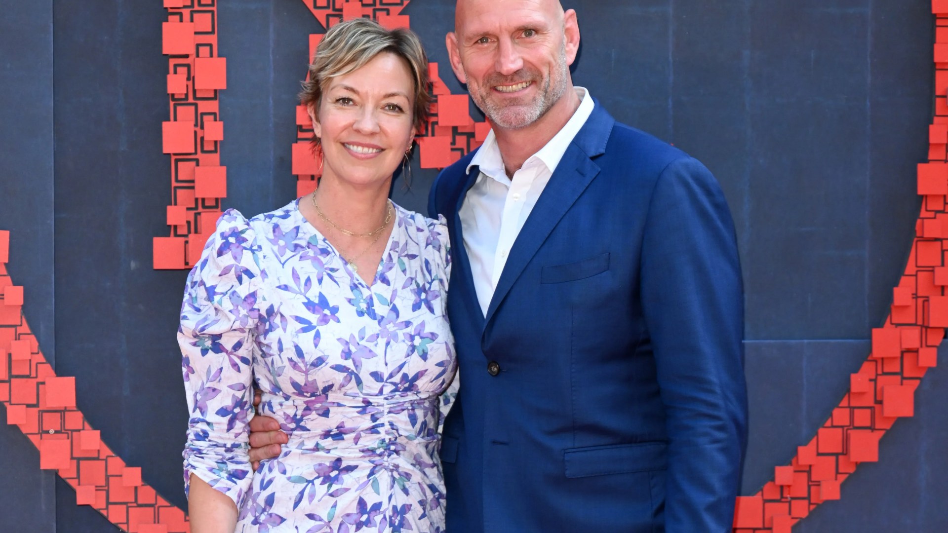 La leyenda del rugby de Inglaterra Lawrence Dallaglio se enfrenta