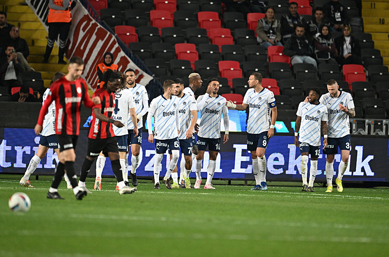 fenerbahce-besiktas-maci-ne-zaman-saat-kacta-ve-hangi-kanalda-1746338847312.png
