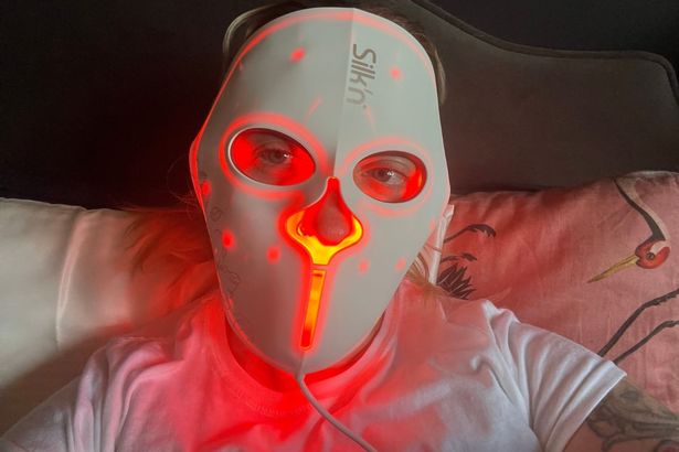 Revisión de máscara facial de Silk'n LED EMS