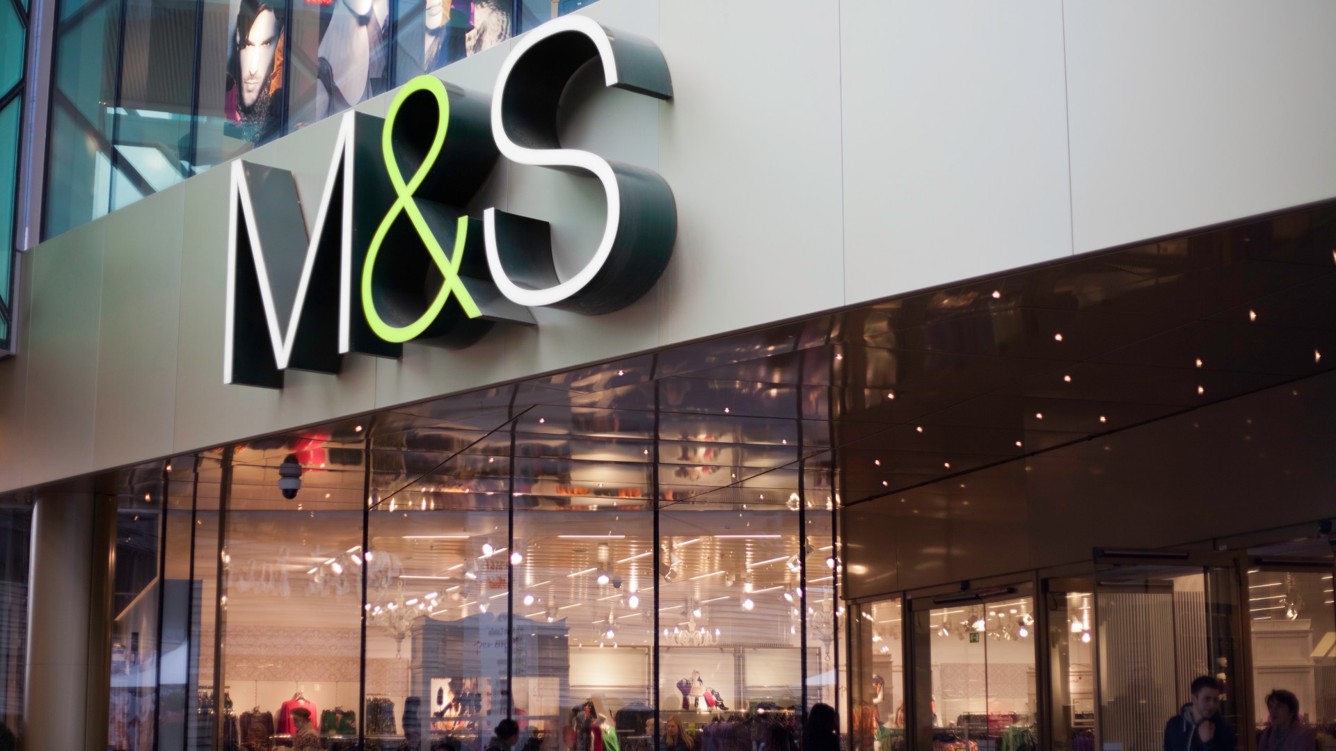 Los compradores advirtieron que M&S 'podría tomar meses' para recuperarse