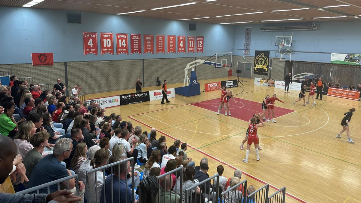 Resumen: Landslake Lions después de chisporrotear el último trimestre hasta