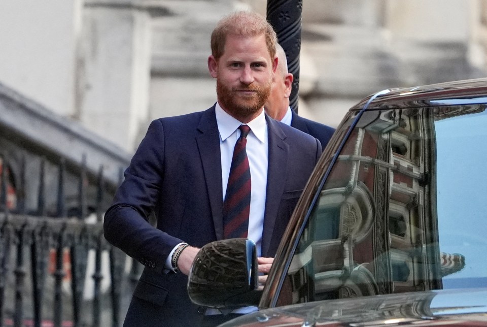 El príncipe Harry partió del Tribunal Superior.