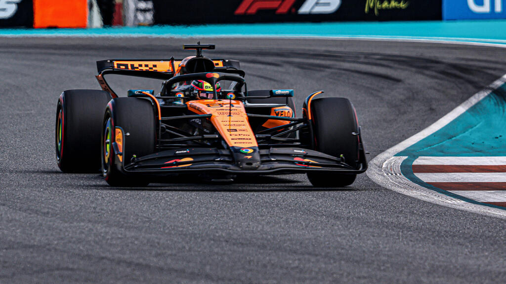 McLaren Triumphs en Miami