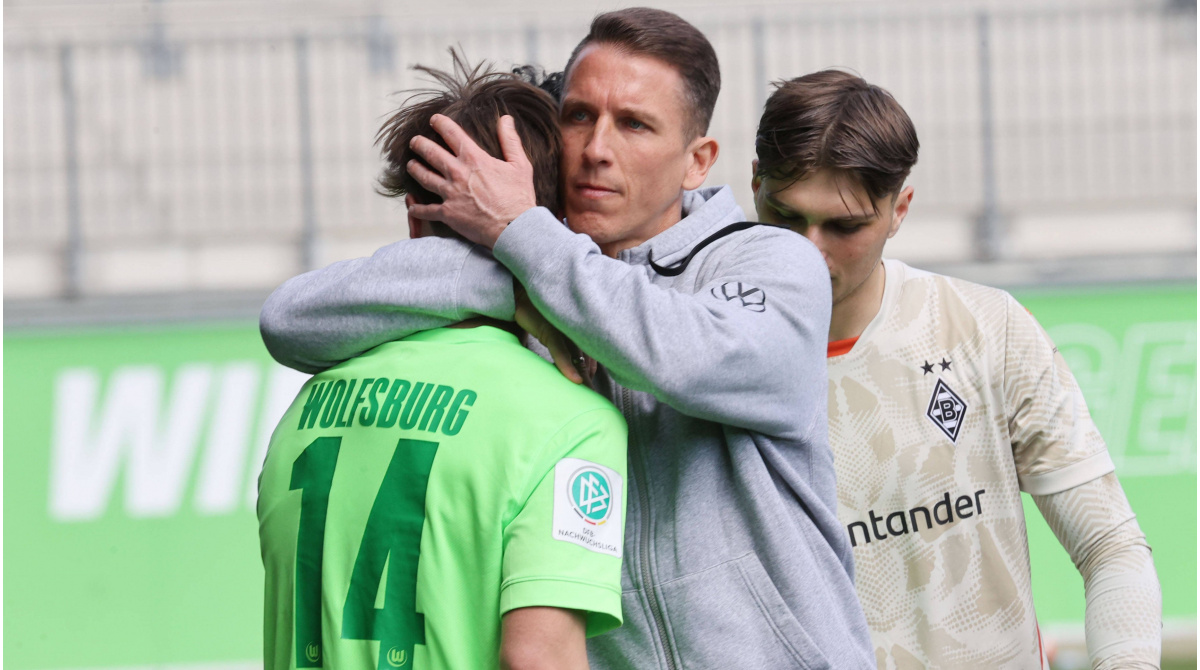 VFL Wolfsburg lanza Hasenhüttl-U19 El entrenador Bauer se hace cargo