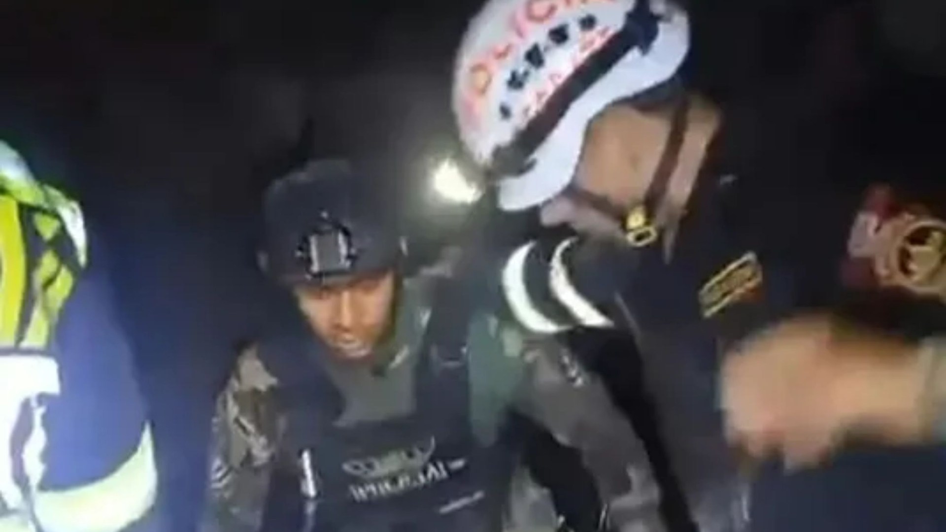 Guardias de seguridad secuestrados de la mina de oro encontrada