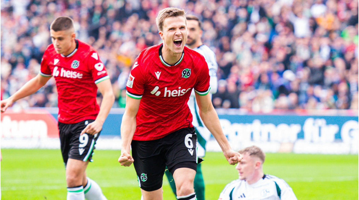 Hannover 96: Kunze para el 1er FC Kaiserslautern, Halstenberg también