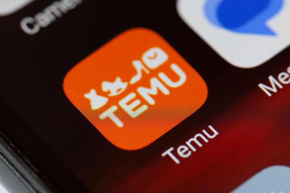 Icono de la aplicación Temu en un teléfono móvil.
