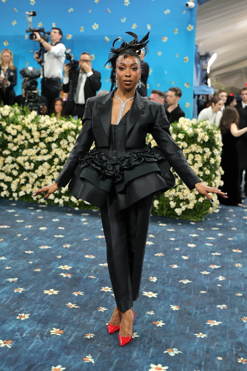 Nueva York, Nueva York - 05 de mayo: Ego Nwodim asiste a la Gala Met 2025 Celebrating "Superfine: Sastrería ...