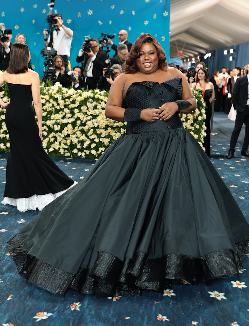 Nueva York, Nueva York - 05 de mayo: Alex Newell asiste a la Gala Met 2025 Celebrating "Superfine: Sastrería ...