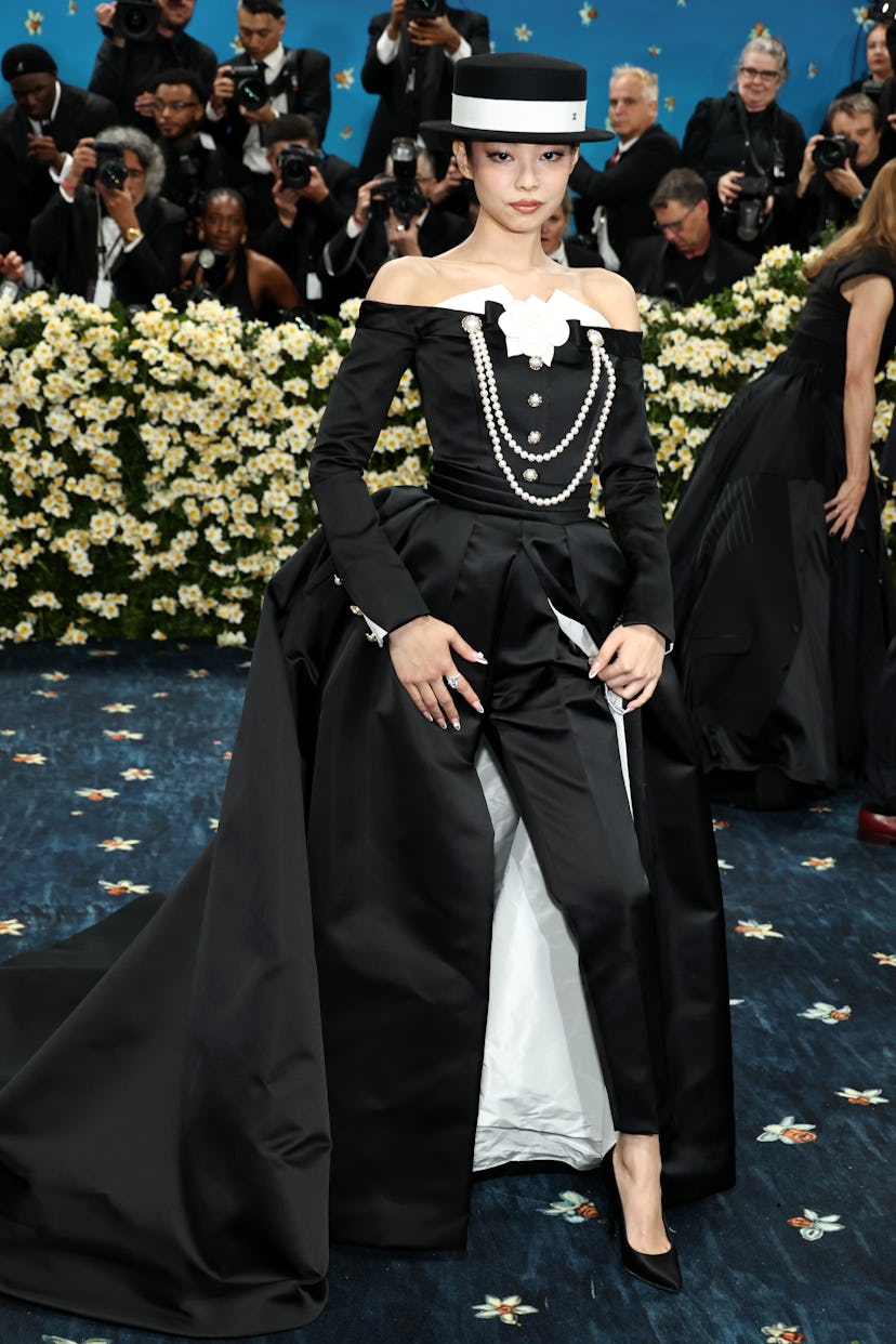 Nueva York, Nueva York - 05 de mayo: Jennie asiste a la Gala Met 2025 Celebrating "Superfine: Sastrería BLAC ...