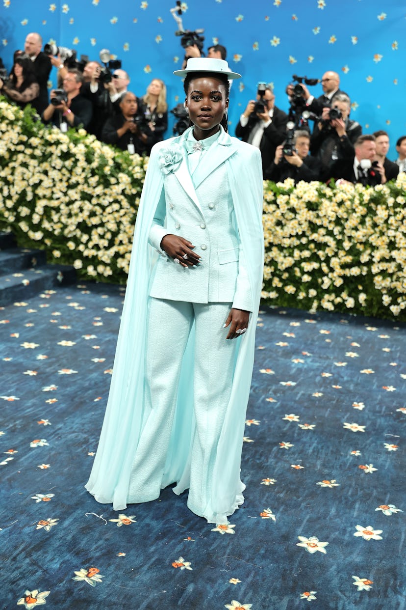 Nueva York, Nueva York - 05 de mayo: Lupita Nyong'o asiste a la Gala Met 2025 celebrando "Superfine: sastre ...