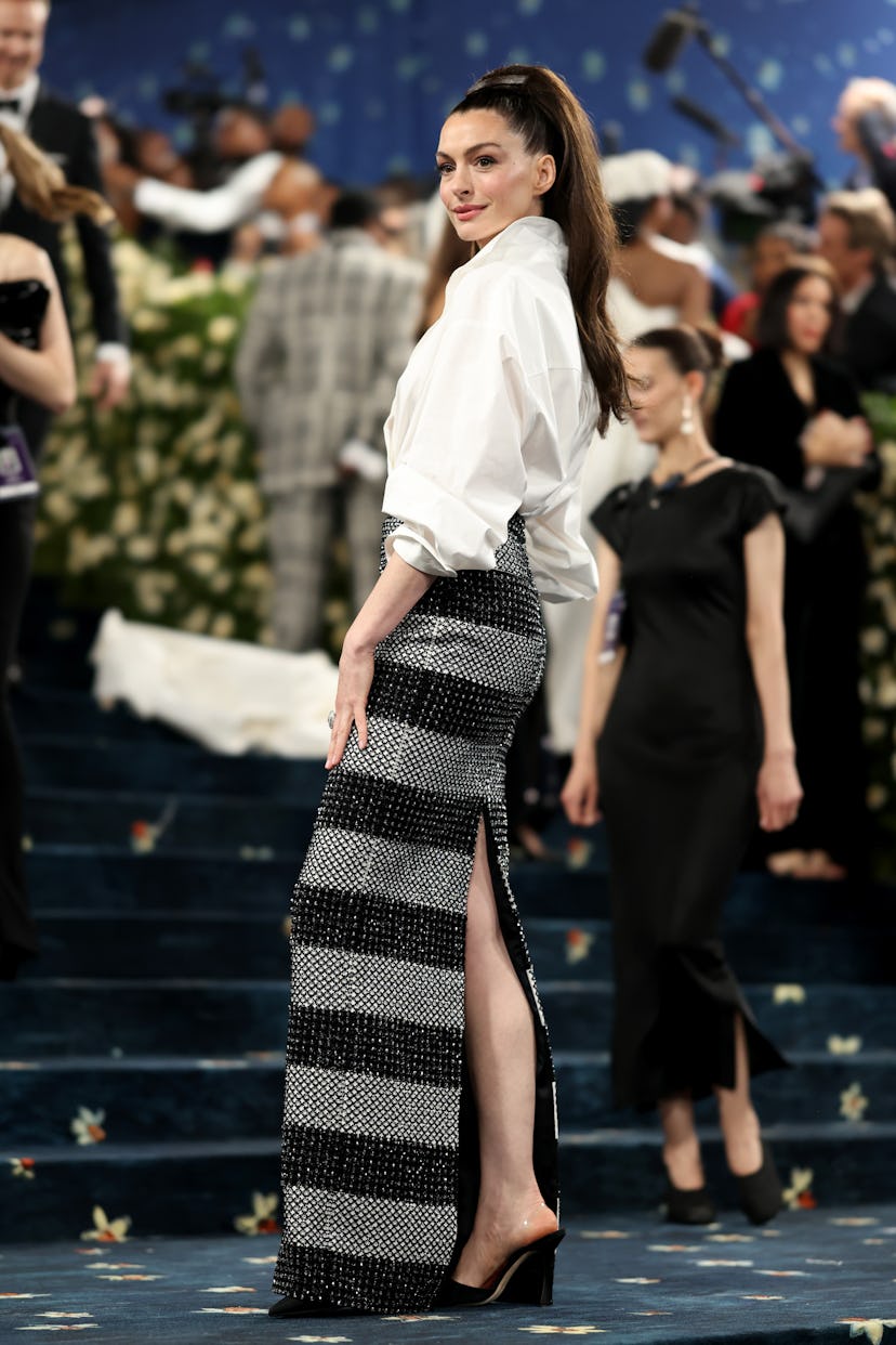 Nueva York, Nueva York - 05 de mayo: Anne Hathaway asiste a la Gala Met 2025 Celebrating "Superfine: Tailori ...