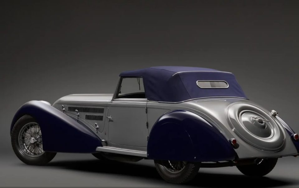 1932 Alfa Romeo 8C 2300 Lungo Cabriolet por Pinin Farina.
