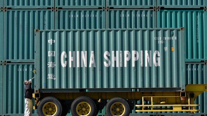 Los exportadores chinos subestiman la carga para eludir las tarifas
