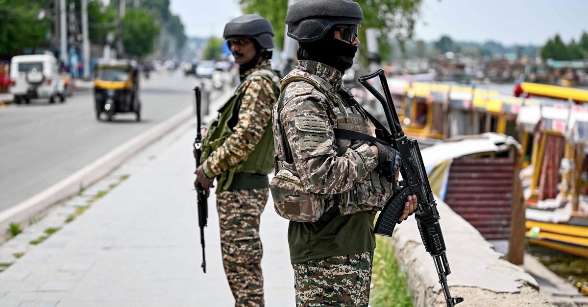 India ataca a Pakistán con cohetes en nueve goles