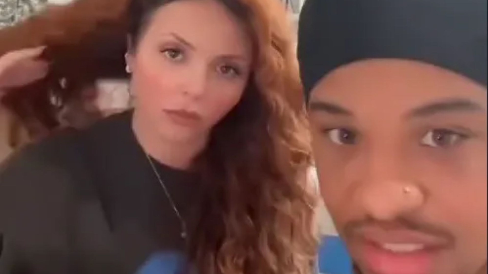 Embarazada Jesy Nelson deja caer una gran pista de que