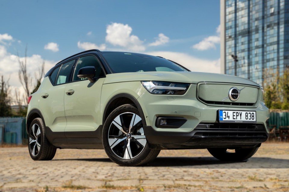 Volvo XC40 Recarga SUV eléctrico gemelo.