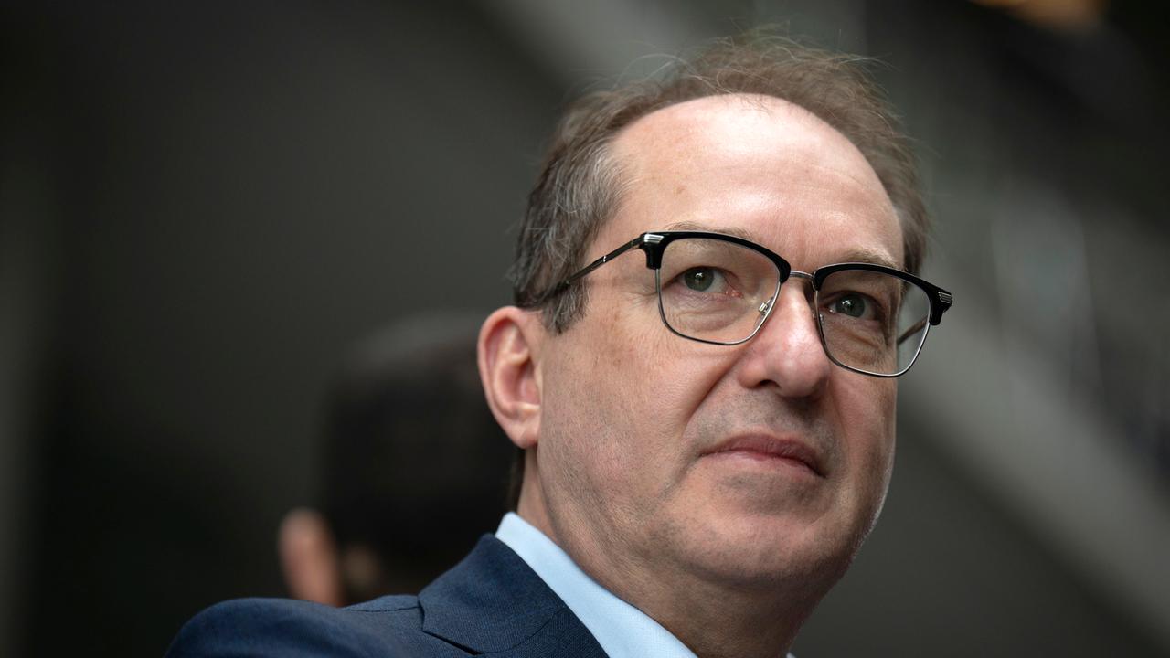 DOBRINDT: Rechace a los solicitantes de asilo a los límites