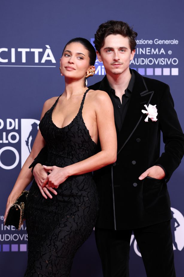 Timmy no pudo mantener sus manos fuera de Kylie