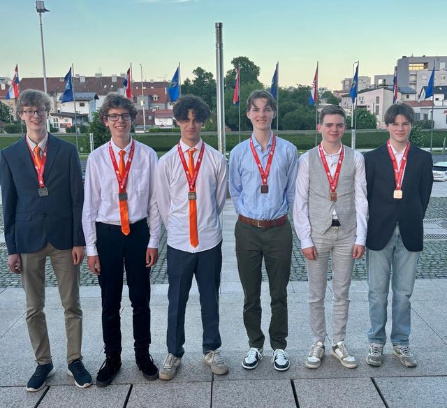 Plata y bronce para equipos de estudiantes holandeses durante la