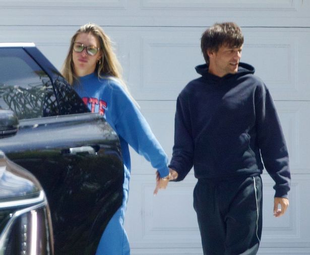 Louis Tomlinson y Zara McDermott fueron vistos compartiendo un momento íntimo fuera de su alquiler de vacaciones de Airbnb en Malibu