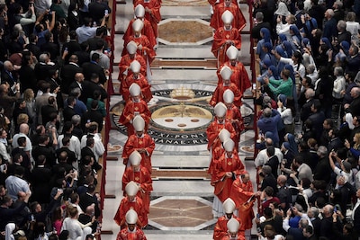 ¿Por qué el primer día del cónclave realizó retrasos? "Cardenales
