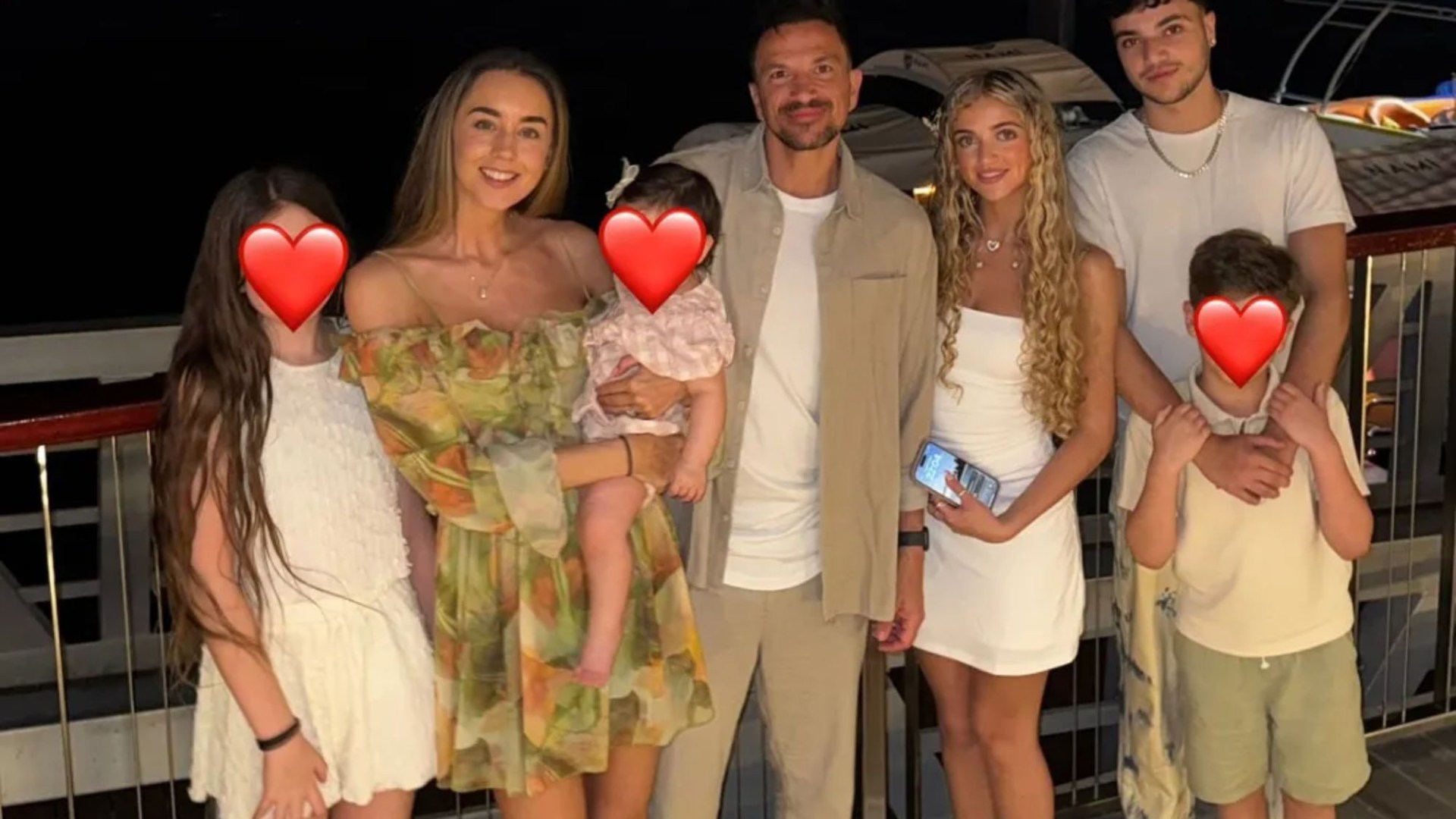 Peter Andre, papá, avergonzado por un viaje controvertido con sus