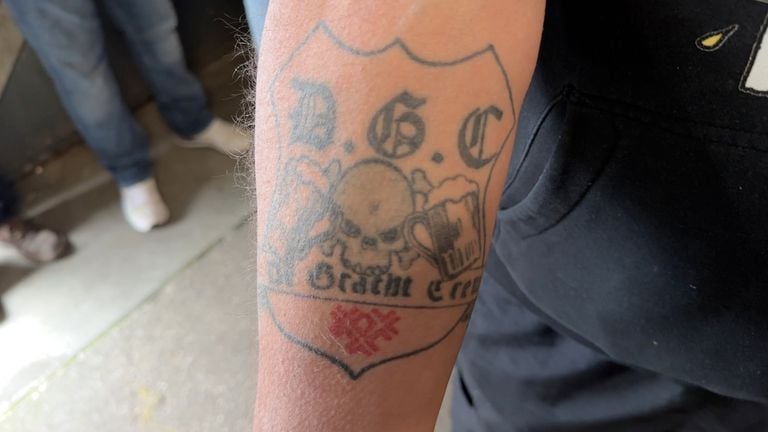 El tatuaje de la tripulación de Mario Van de Gracht (Foto: Omroep Brabant).