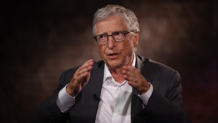 Bill Gates acusa a Elon Musk de 'matar' a los