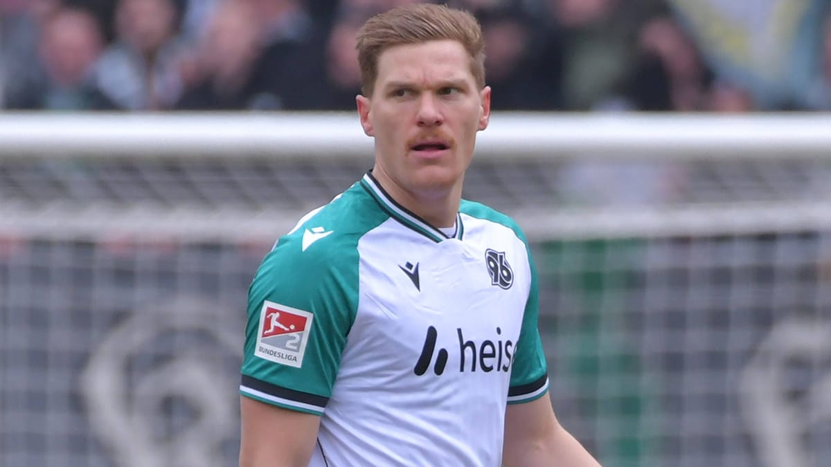 2. Bundesliga: Hannover Ex International Halstenberg terminó la carrera
