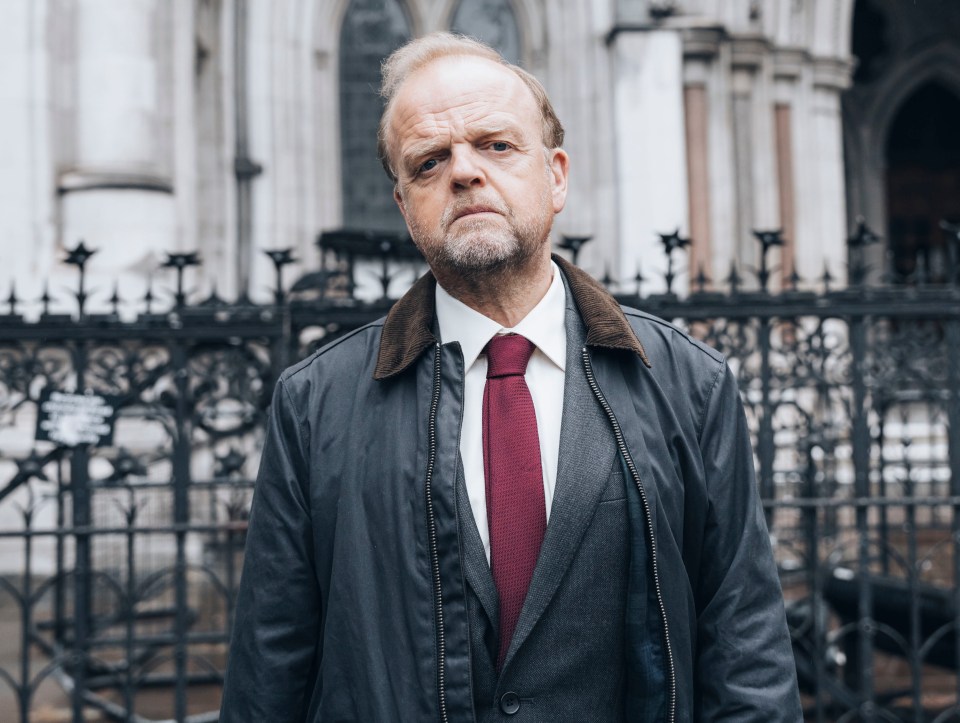 Toby Jones como Alan Bates en ITV Studios ' "Sr. Bates vs Oficina de Correos."