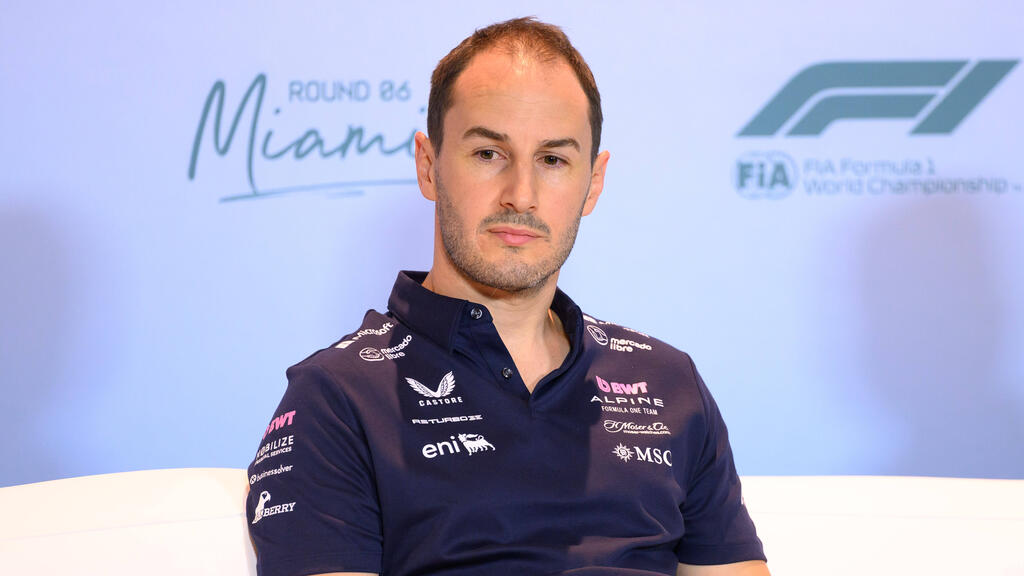 Crimen sobre el jefe de equipo Alpine renignado