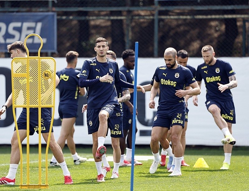 basaksehir-fenerbahce-maci-canli-izle-basaksehir-fenerbahce-maci-ne-zaman-saat-kacta-hangi-kanalda-1746774062217.jpeg